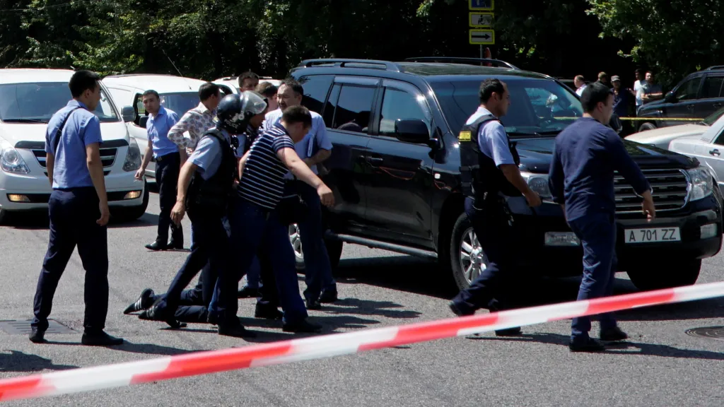 Policie v kazašském městě Almaty po přestřelce zadržela muže