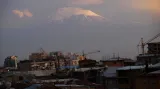 Hora Ararat a Jerevan v popředí
