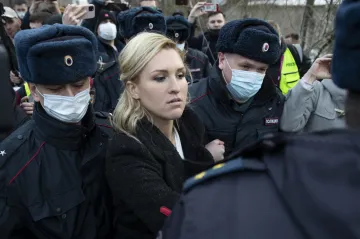 Ruská policie zatkla devět protestujících před věznicí, kde drží Navalného
