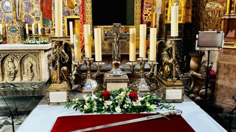 Svatováclavský meč ve svatováclavské kapli,  Autor: Dušan Šulc