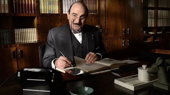David Suchet jako Hercule Poirot