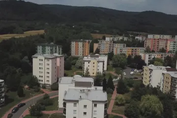 Nájmy a ceny bytů rostou i v menších městech, meziročně až o třetinu