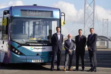 Ve Skotsku jezdí samořízené autobusy. Vláda se chlubí světovým prvenstvím