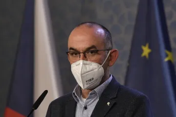 Případné rozvolnění bude plošné, řekl Blatný. Školy od pondělí budou dál fungovat podle 4. stupně PES