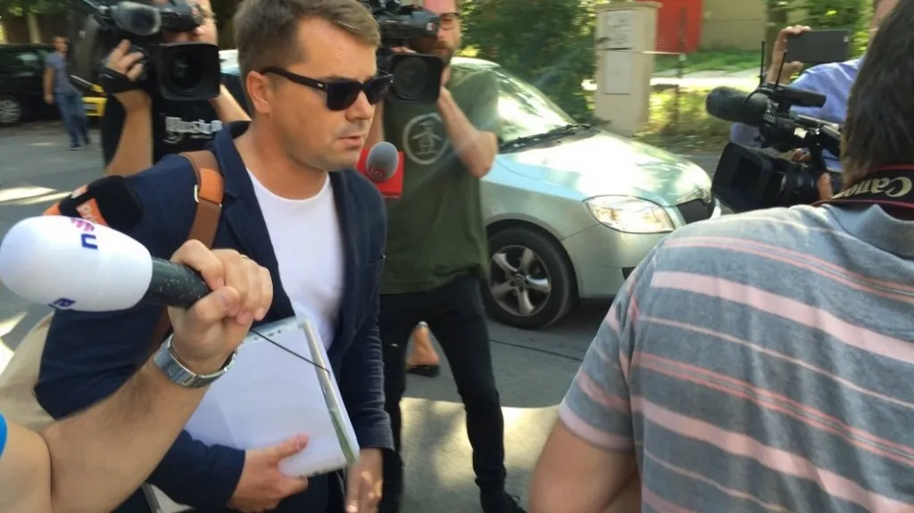 Marek  Dalík nastupuje do vězení