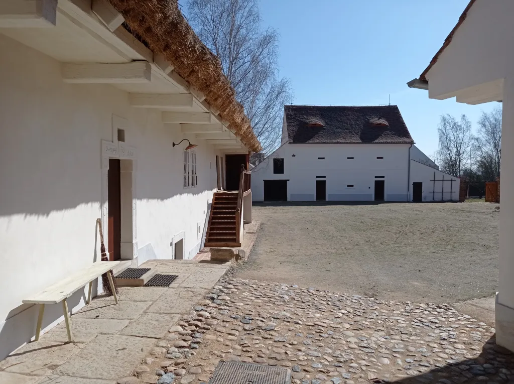 Poprvé si mohou zájemci projít obnovený Selský dvůr u Matoušů v Plzni-Bolevci