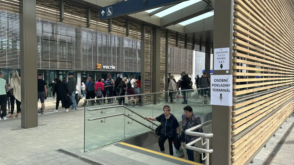 Opravené nádraží ve Vsetíně