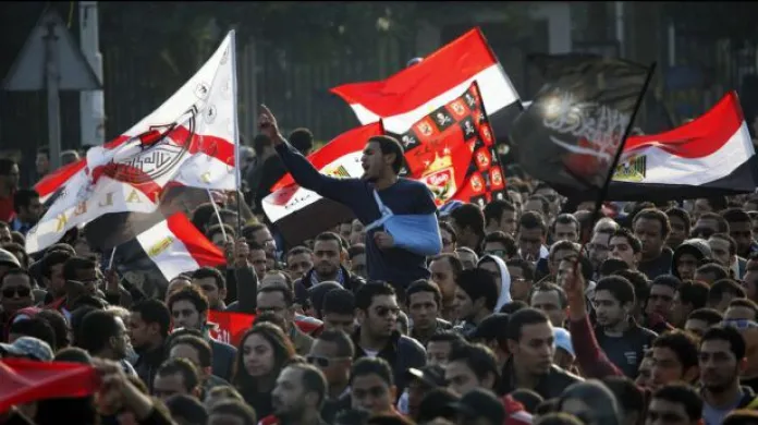 Egypťané protestují proti rozsudku kvůli fotbalovým násilnostem