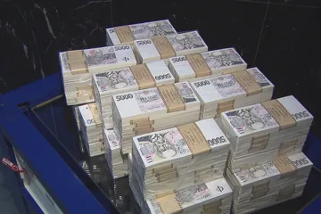 Do Česka míří miliardy korun z východu přes průtokové účty. Protikorupční úřady apelují na vládu