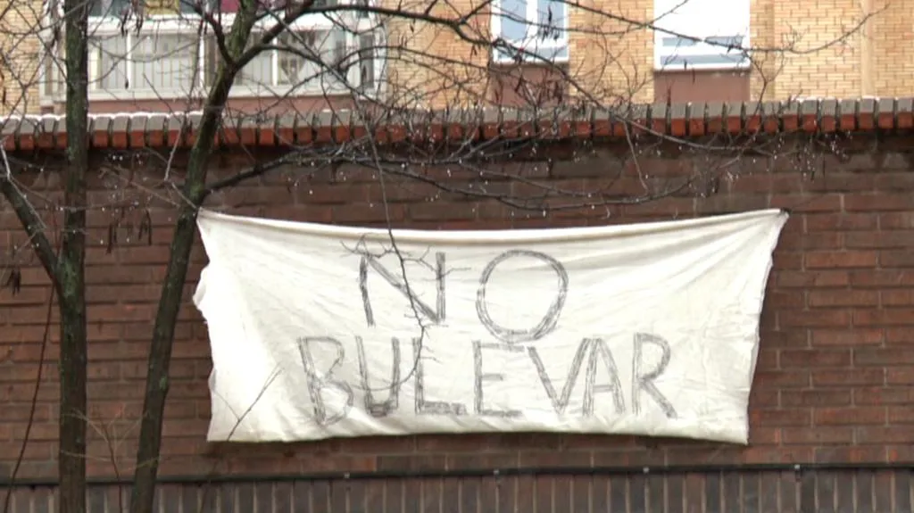 Protest proti výstavbě nového bulváru