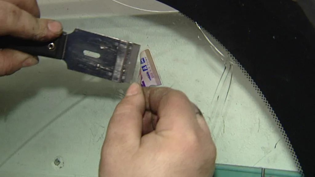 Přelepování dálniční známky