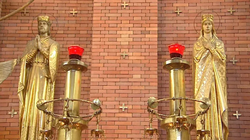 Z interiéru kostela