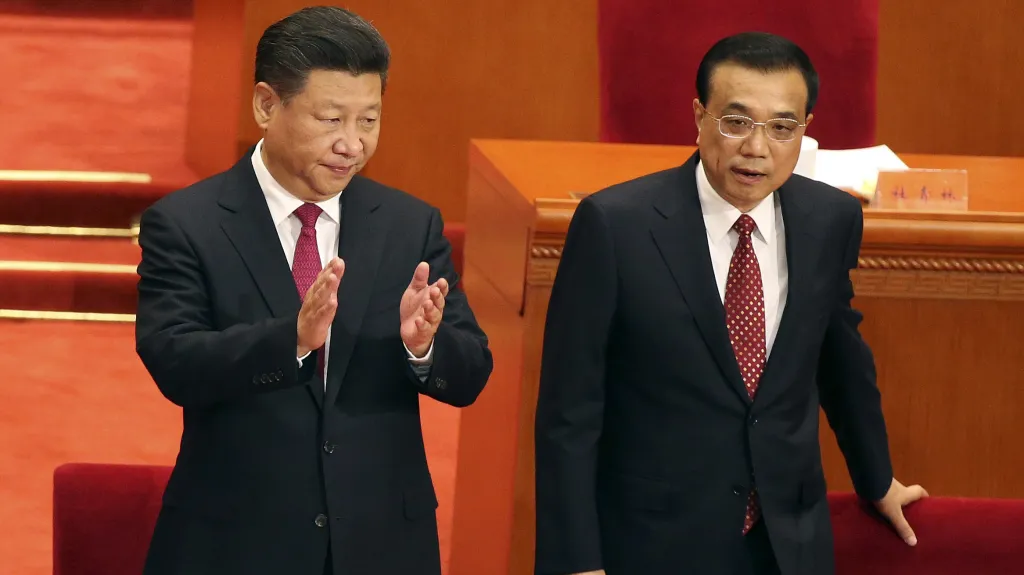 Čínský prezident Si Ťin-pching s premiérem Li Kche-čchiangem