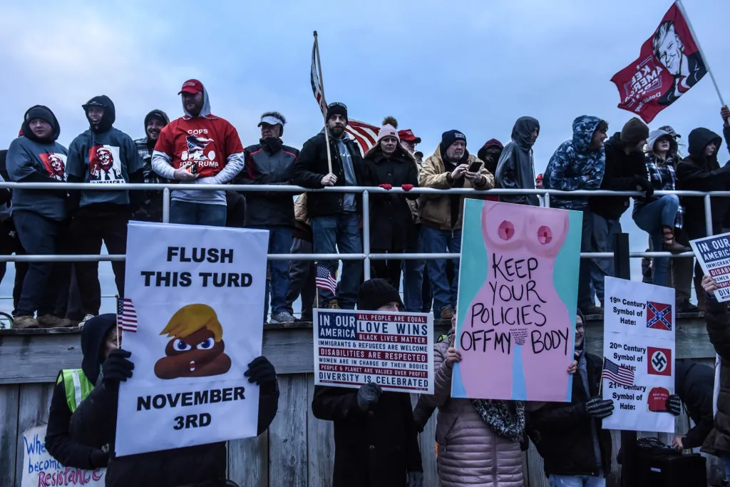 Příznivci a odpůrci Donalda Trumpa se sešli v americkém Wildwoodu