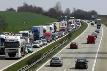 Další omezení na D1. U Rohlenky budou v obou směrech průjezdné jen tři pruhy