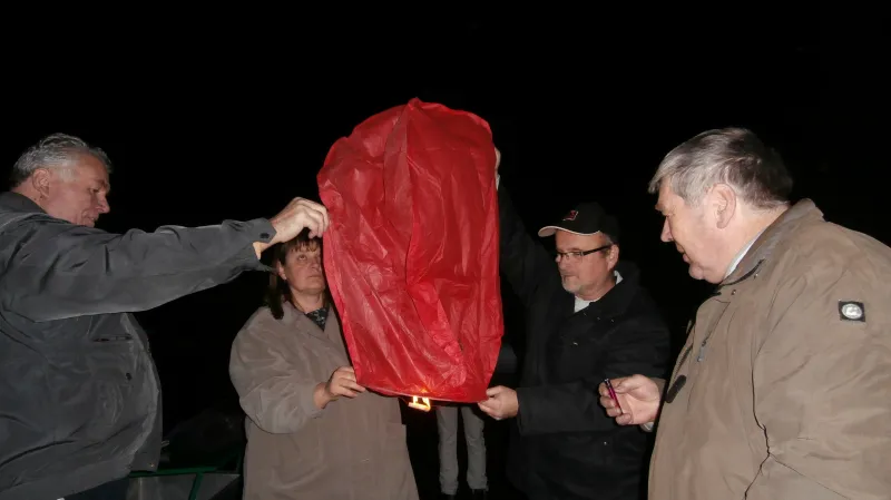 Vypuštění lampionu ve Vojnicích
