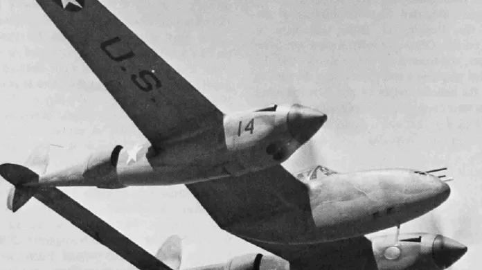Lockheed P-38 Lightning jako první sestřelil nad Kalifornií 23. února 1945 japonský balon