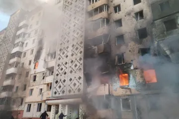 Ruský útok v Ternopilu má deset obětí, Polsko aktivovalo stíhačky