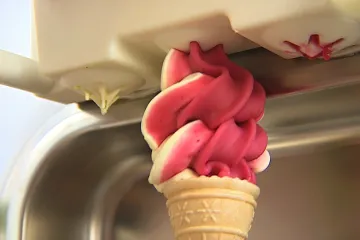 Tristní výsledky. Inspektoři kontrolují zmrzlinu a led, neprošla více než třetina vzorků