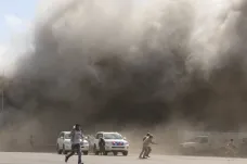 Při útoku na letišti v Adenu zemřelo nejméně 13 lidí