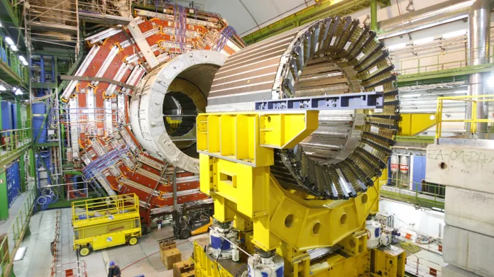 Výstavba LHC