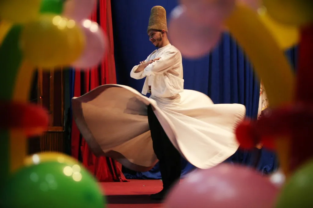 V iráckém Erbílu si připomínají konec ramadánu i tančící dervišové