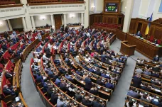 Ukrajinští poslanci schválili reformní zákony. Otevírají cestu k dalším mezinárodním půjčkám