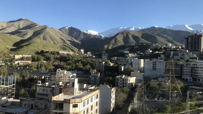 Výhled z hotelu na Teherán