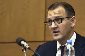 Křetínského kvůli prodeji časopisů rozebírá francouzský tisk. Miliardář z panamské kauzy, píše