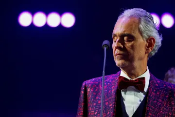 Galerie: V roce 2024 v Česku vystoupí Andrea Bocelli, Rod Stewart i Lenny Kravitz
