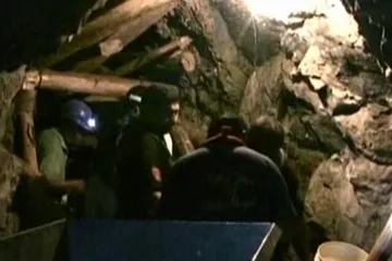 V peruánském dole je uvězněných devět horníků