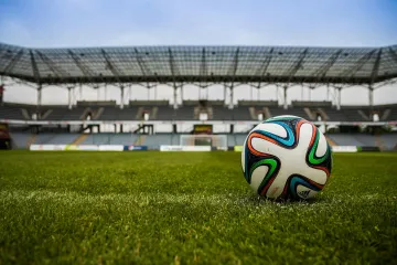 Soud přerušil stíhání v kauze zakázky na dezinfekci fotbalových stadionů