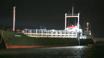 Loď Ezadeen v přístavu Corigliano