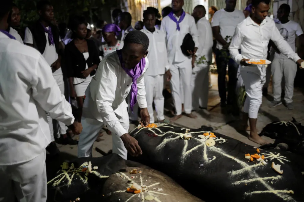 Vyznavači voodoo na Haiti oslavili svátek smrti