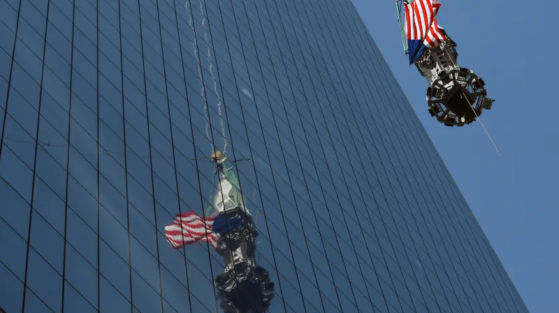 Světové obchodní středisko dostalo špičku