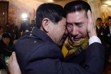 Korejci mohou po letech obejmout své ztracené příbuzné