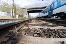 Chytrá technologie upozorní na nebezpečí železniční nehody. Výzkumníci testovali senzory na nádraží v Brně