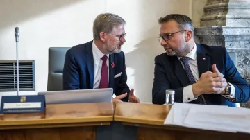 Premiér v demisi Petr Fiala (ODS) a ministr práce a sociálních věcí Marian Jurečka (KDU-ČSL)