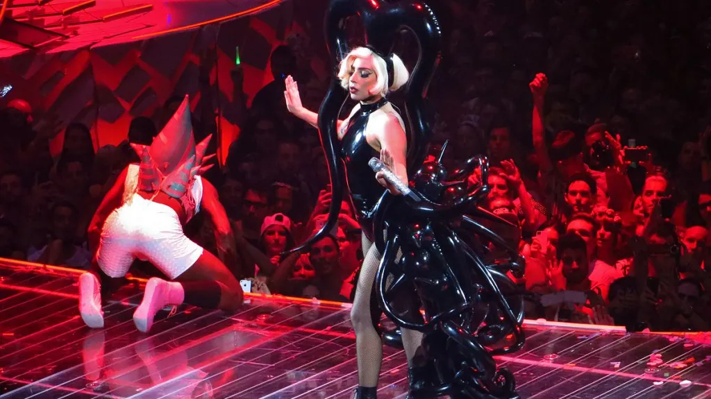 Lady Gaga vyhrála nejvíc ocenění o nejvlezlejší píseň