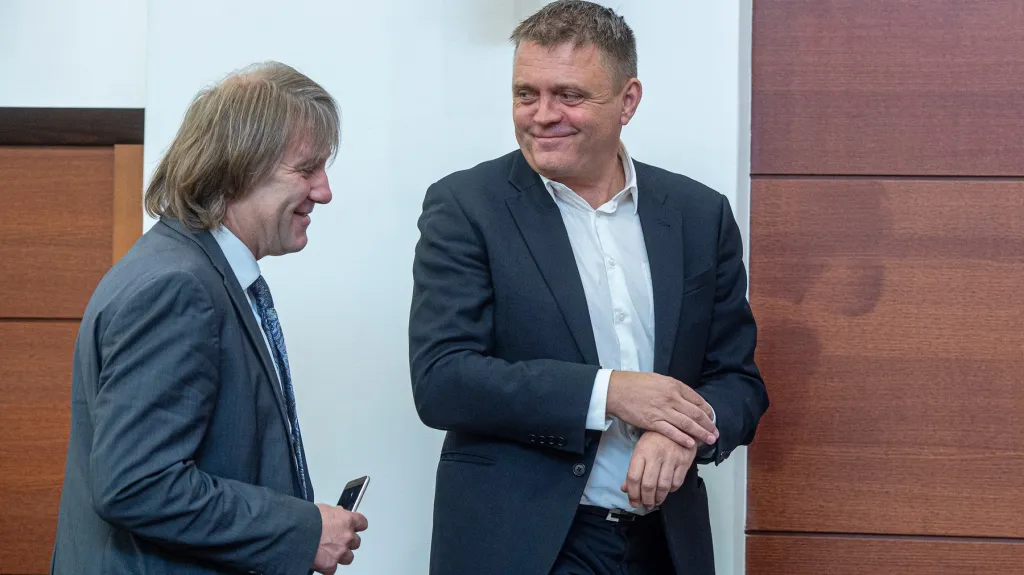 Bývalý náměstek hejtmana Martin Sepp (vlevo) a bývalý europoslanec Robert Dušek