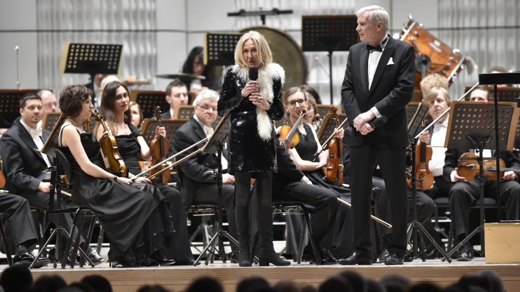Zlínská filharmonie popřála Evě Jiřičné k 80. narozeninám