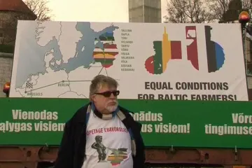 Estonci nasedli do traktorů a míří do Bruselu protestovat
