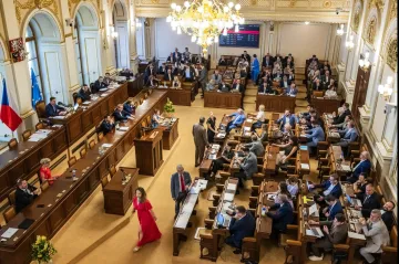 Sněmovna schválila zákon o státních zaměstnancích