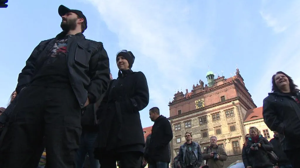 Pochod fanoušků metalu v Plzni