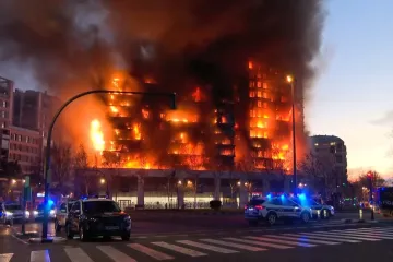 Požár obytného domu ve Valencii si vyžádal nejméně deset obětí