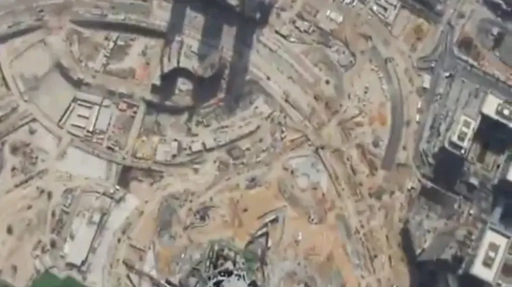 Pohled z nejvyšší stavby světa Burdž Chalífa
