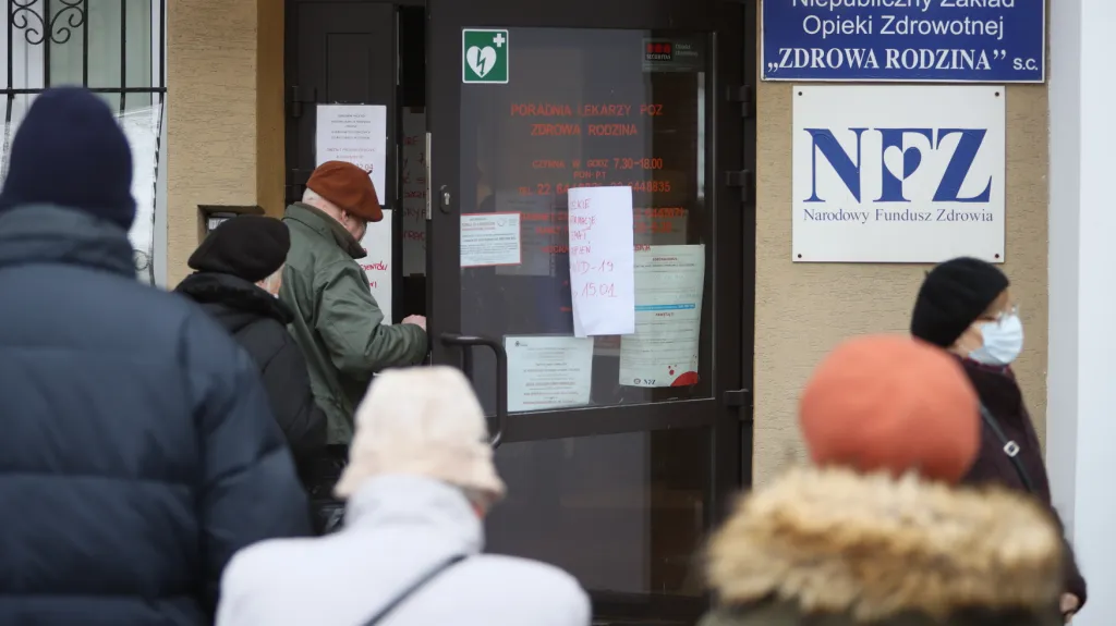 Registrace seniorů na očkování proti covidu-19 v Polsku