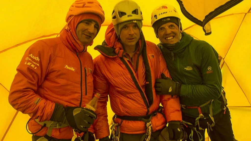 Horolezci zapojení do konfliktu