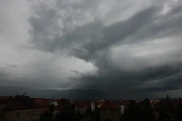 Česko zasáhly silné bouře, řeky většinou zůstaly klidné