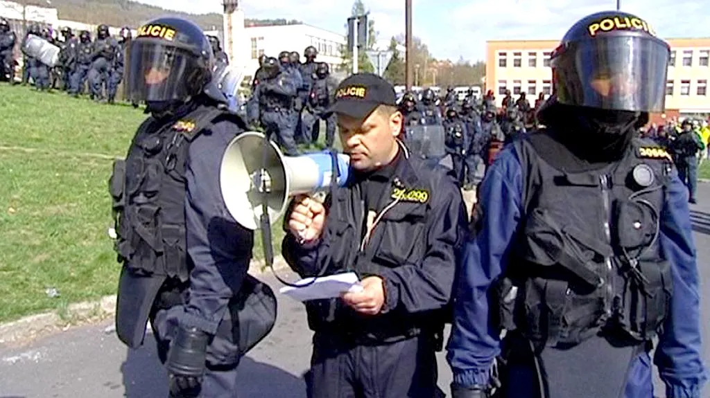 Policejní těžkooděnci